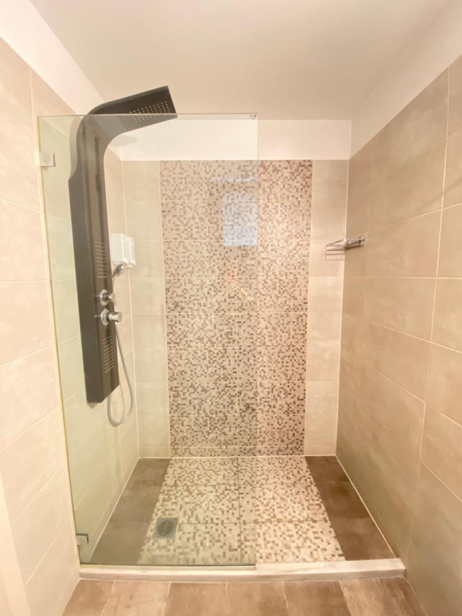 Tins Hotel City - Atina Dış mekan fotoğraf
