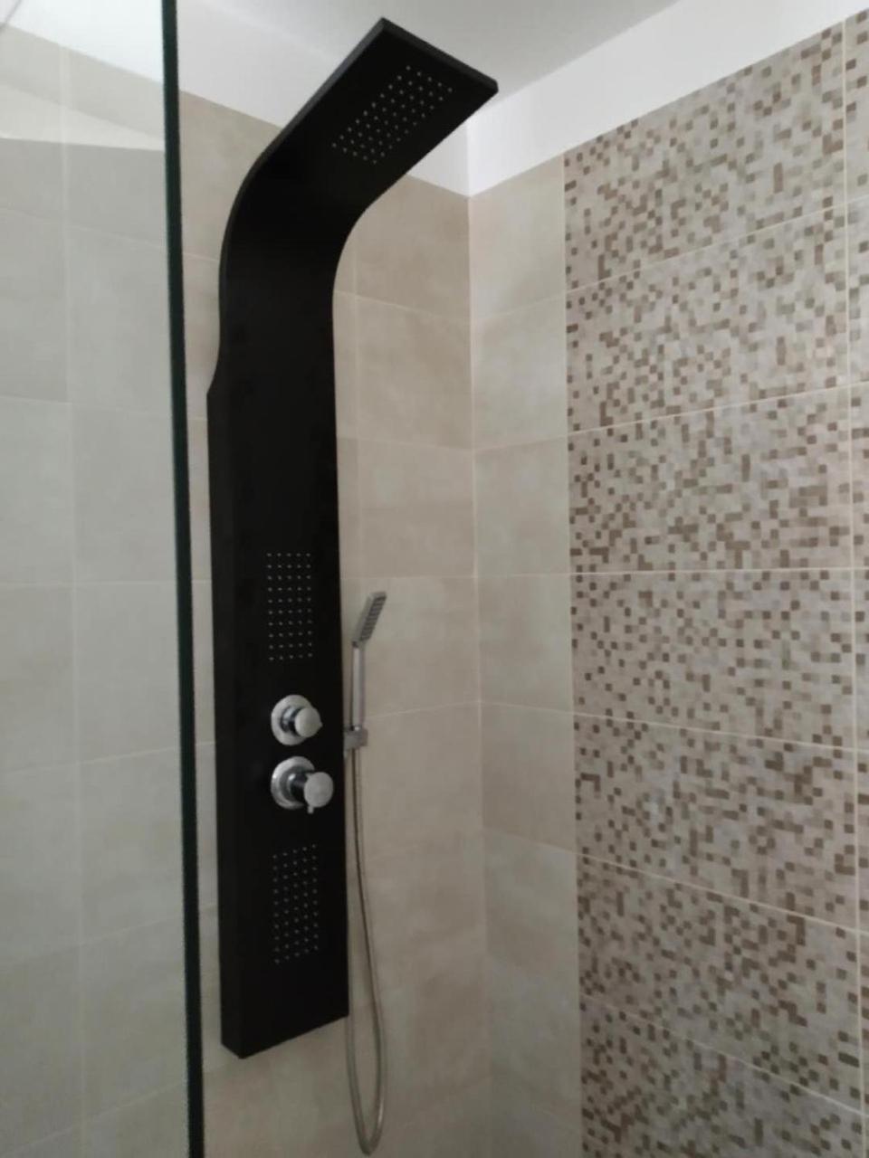 Tins Hotel City - Atina Dış mekan fotoğraf